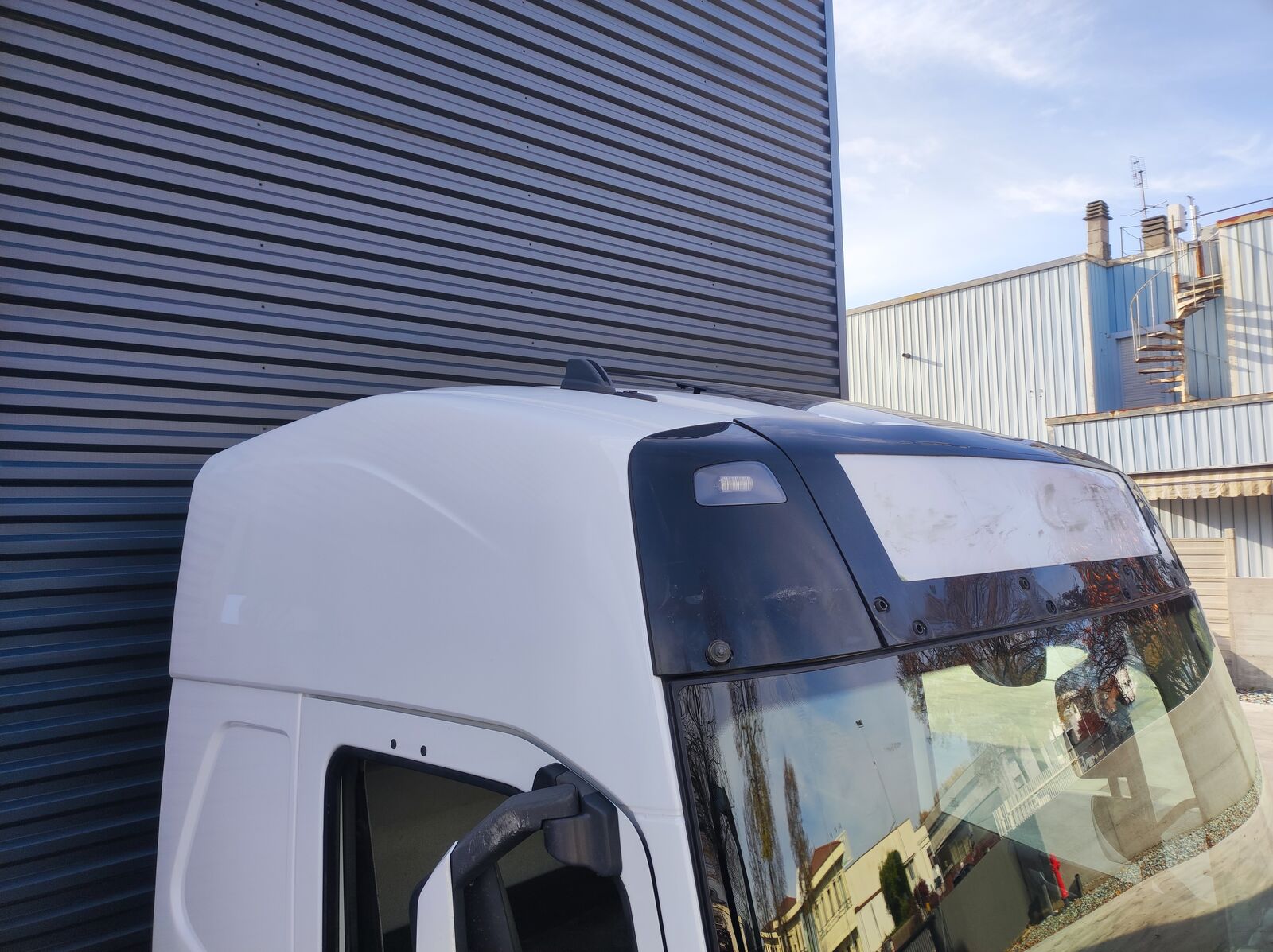 VOLVO Globetrotter (NO XL) L2 H2 cabin VOLVO FH truck tractor