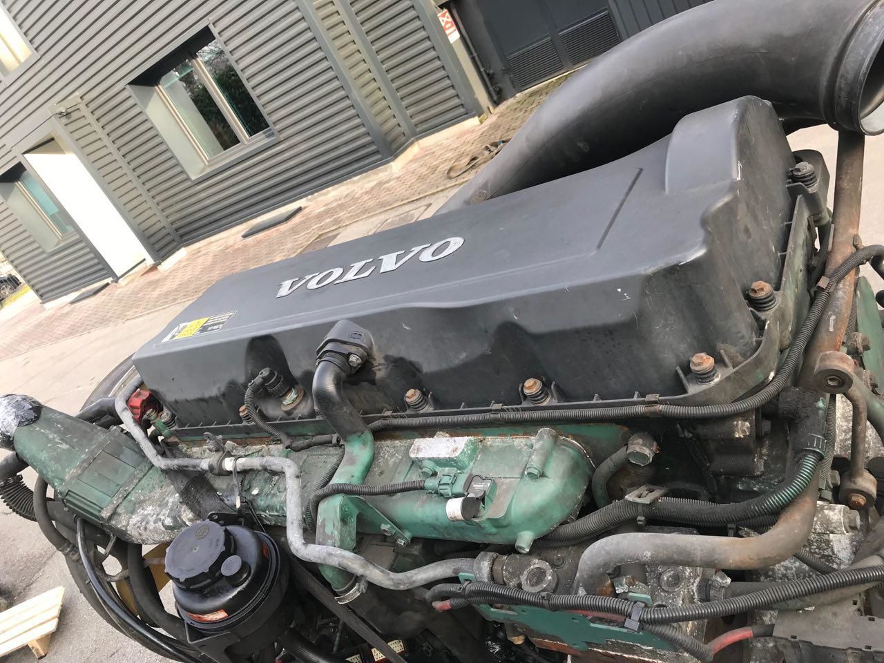 VOLVO D9B 380 hp engine VOLVO FH FM EURO 4 - E4 truck