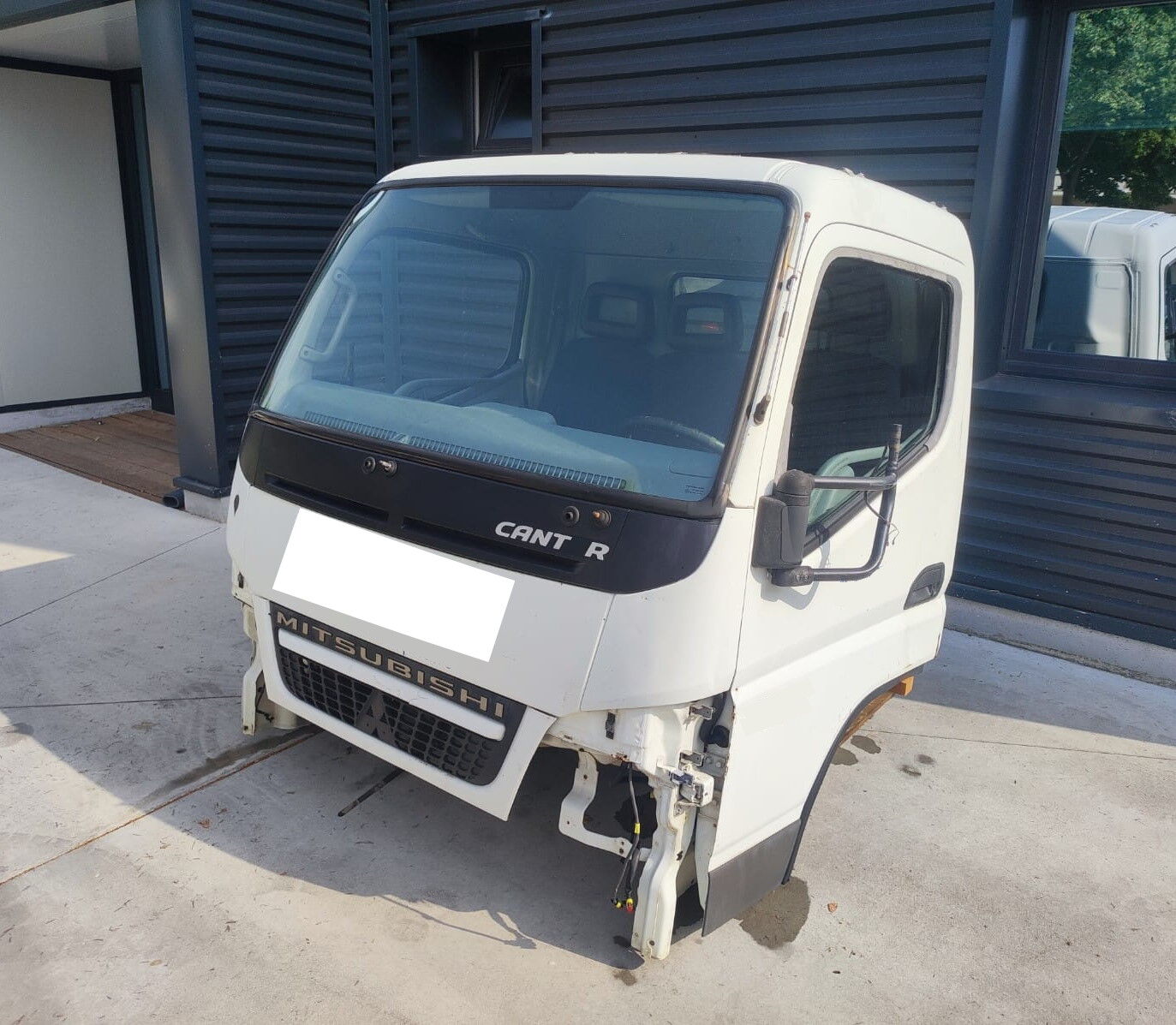 MITSUBISHI FUSO "S" TYPE cabin Mitsubishi Fuso CANTER EURO 4 truck