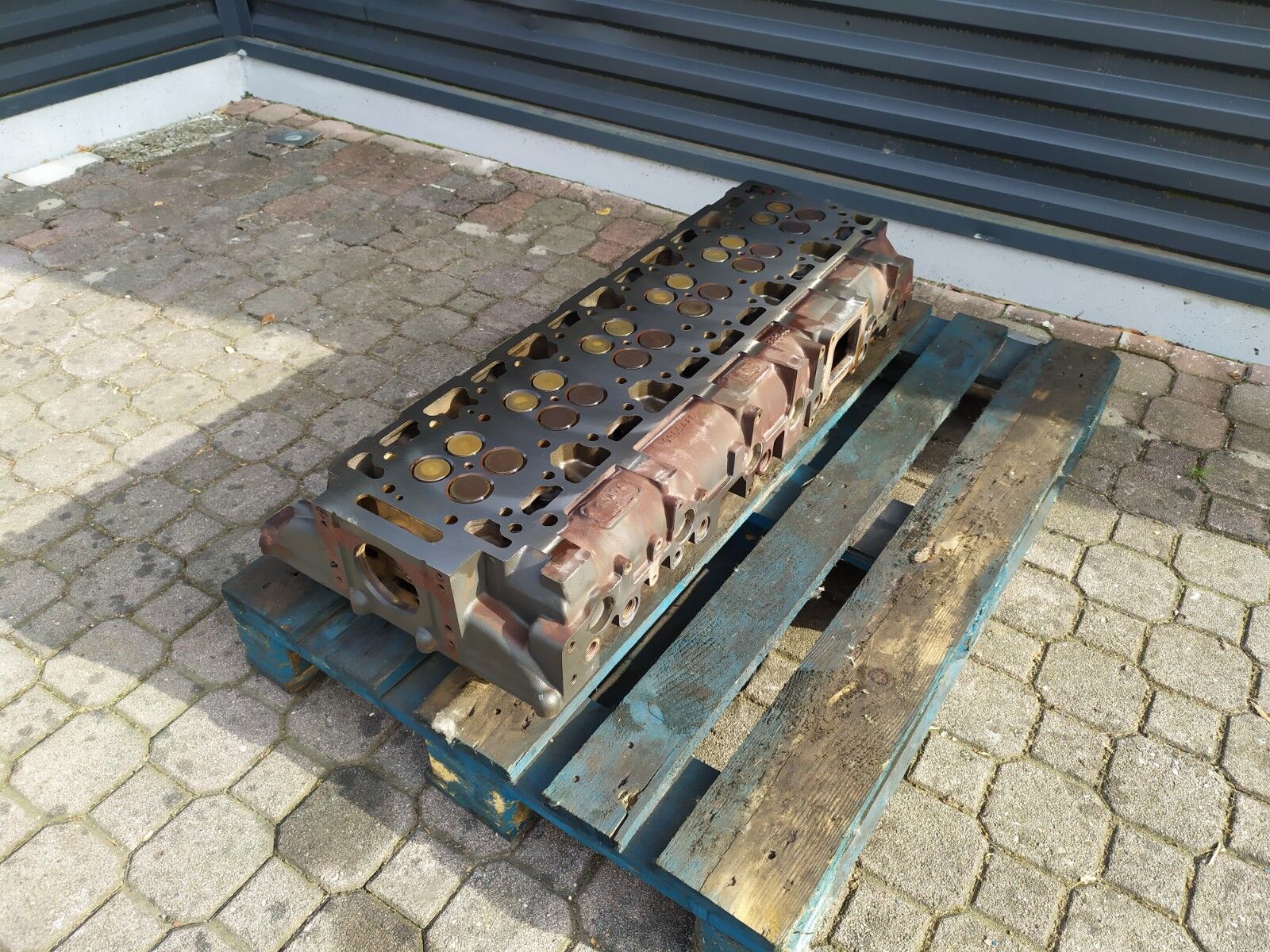 DAF EURO 6 - E6 cylinder head DAF XF106 CF86 truck