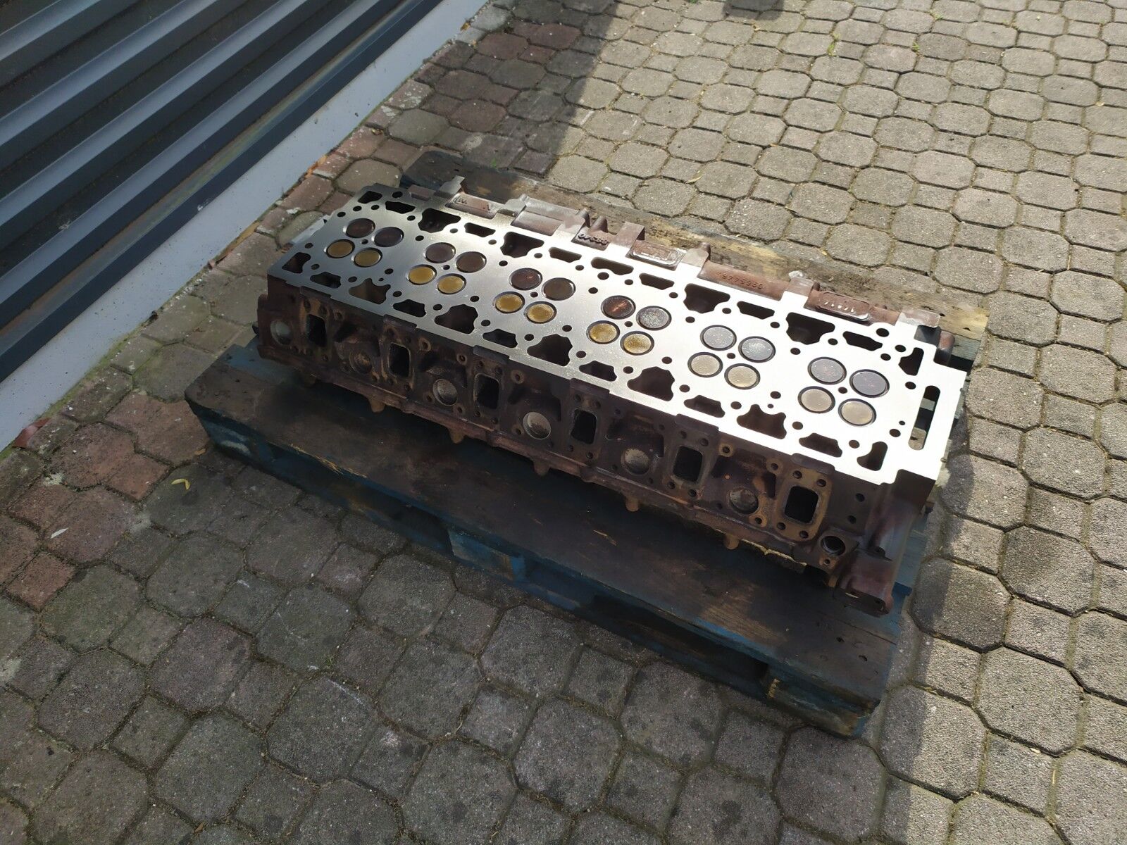 DAF EURO 6 - E6 cylinder head DAF XF106 CF86 truck
