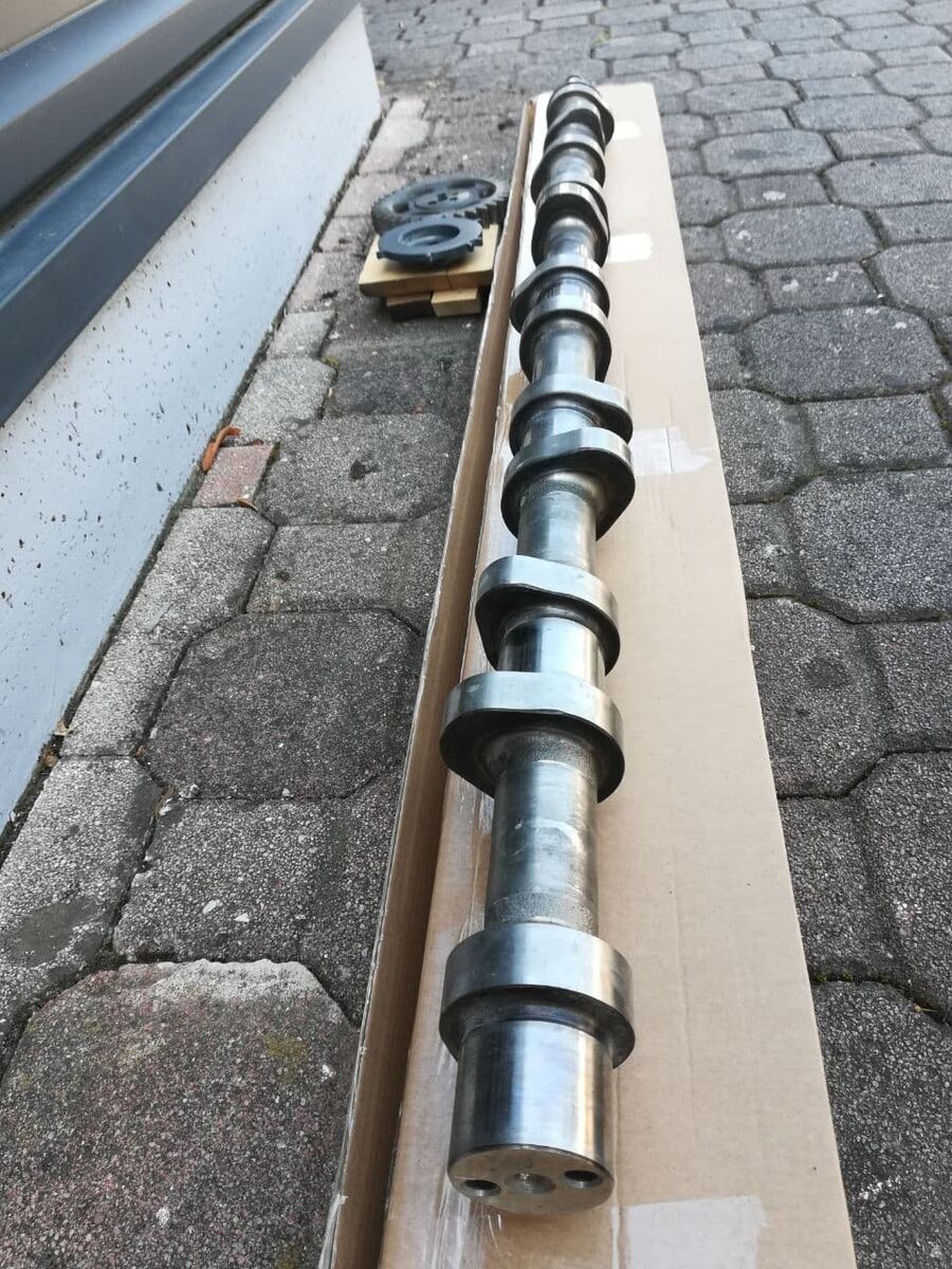 MAN EURO 6 - E6 camshaft MAN TGS TGX truck