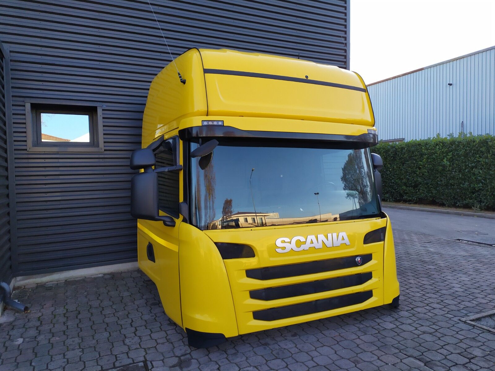 SCANIA TOPLINE version STREAMLINE E6 cabin SCANIA R SERIES - HIGH ROOF truck