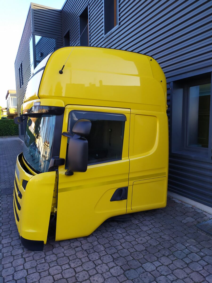 SCANIA TOPLINE version STREAMLINE E6 cabin SCANIA R SERIES - HIGH ROOF truck
