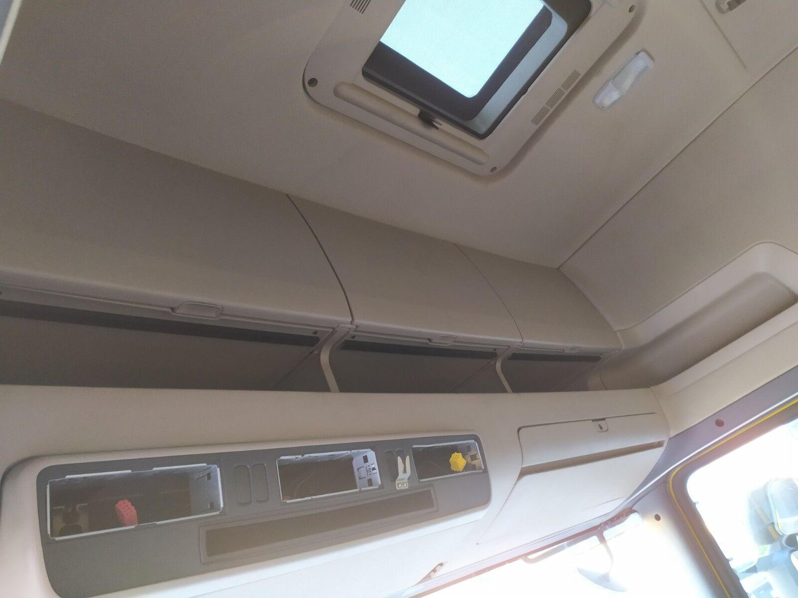 SCANIA TOPLINE version STREAMLINE E6 cabin SCANIA R SERIES - HIGH ROOF truck