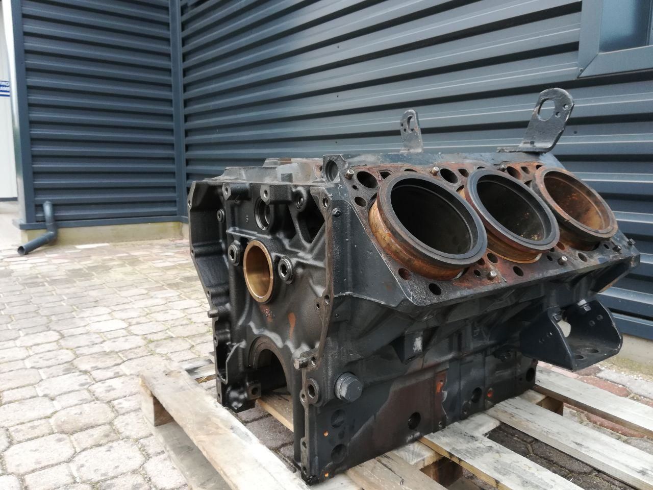 MERCEDES-BENZ OM501LA crankcase MERCEDES-BENZ ACTROS AXOR truck
