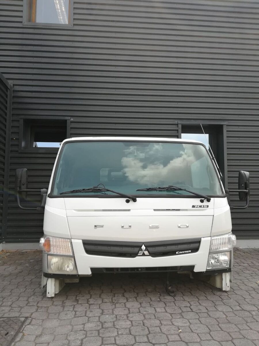 MITSUBISHI LARGE VERSION cabin Mitsubishi Fuso FUSO "C" commercial vehicle - light truck