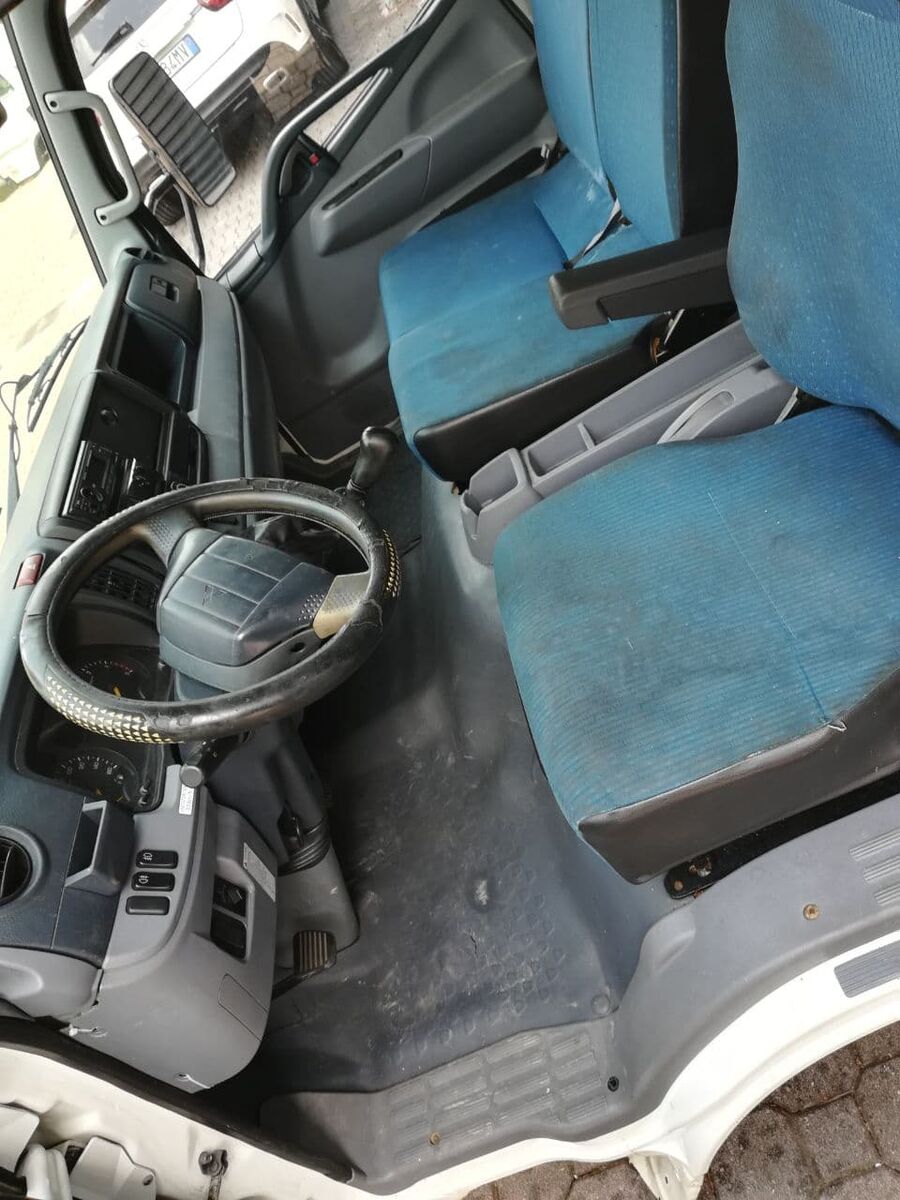 MITSUBISHI LARGE VERSION cabin Mitsubishi Fuso FUSO "C" commercial vehicle - light truck