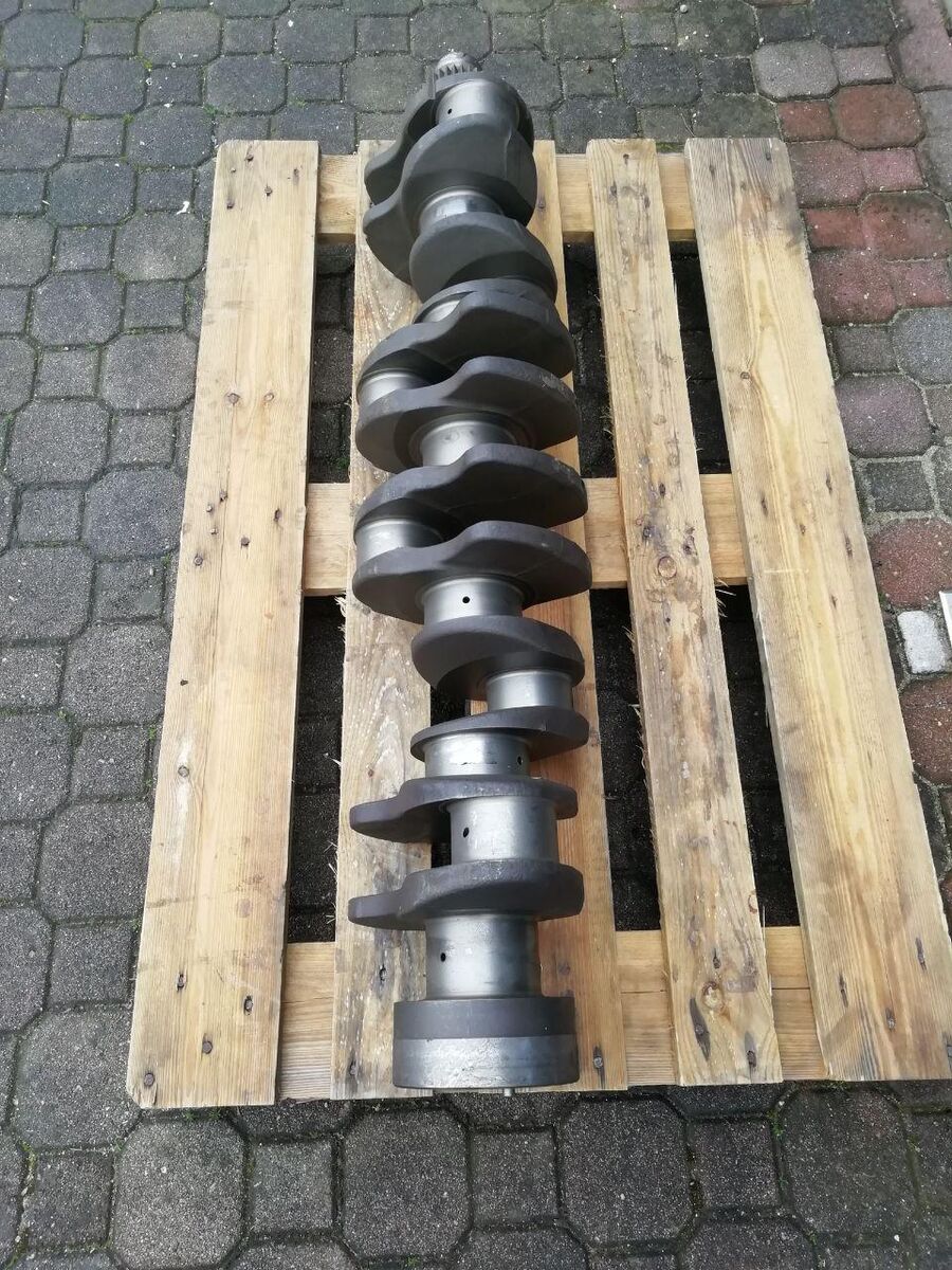 DAF 1291804 1653898 crankshaft DAF XF95 480 hp / PS Euro 3 truck