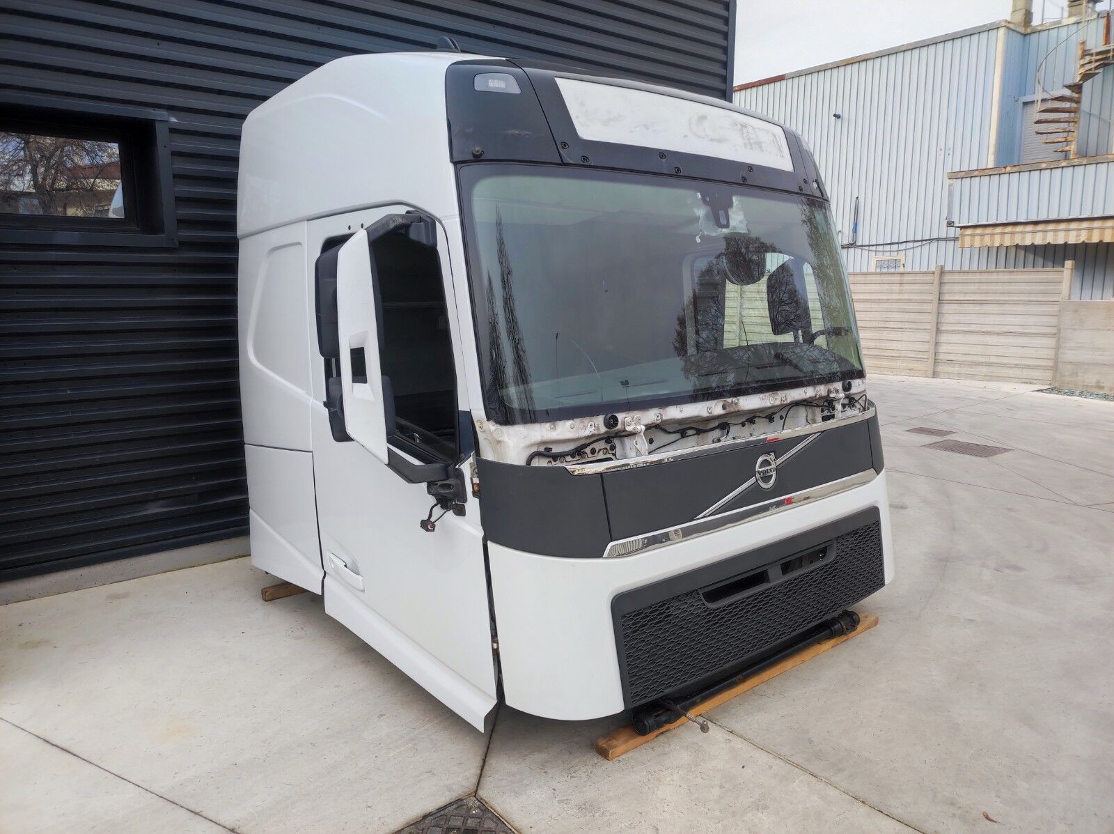 VOLVO Globetrotter FH 4 EURO 6 cabin VOLVO CABIN L2 H2 truck