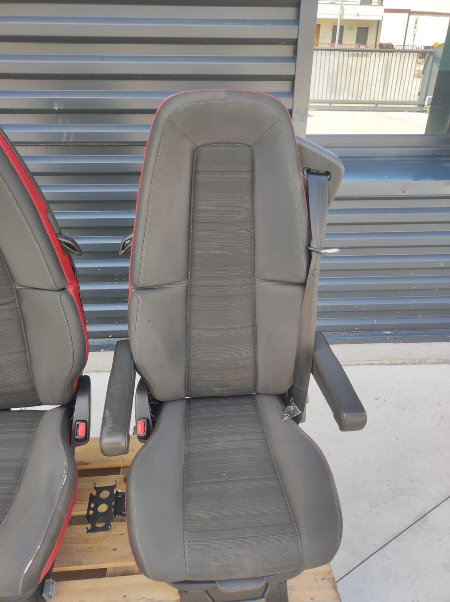 VOLVO driver + passenger seat VOLVO FH4 E6 truck