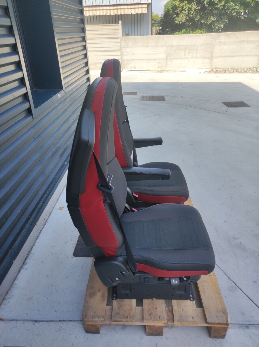VOLVO driver + passenger seat VOLVO FH4 E6 truck