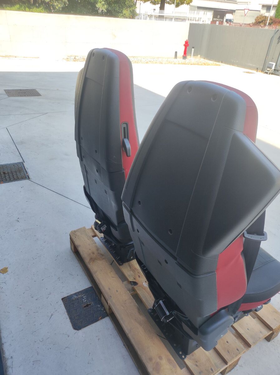 VOLVO driver + passenger seat VOLVO FH4 E6 truck