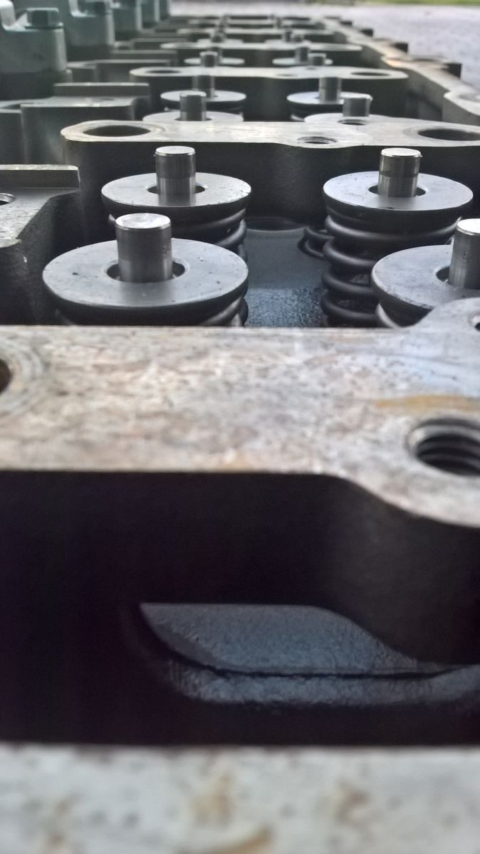 MAN TGA TGX TGS cylinder head MAN D20 / D26 truck