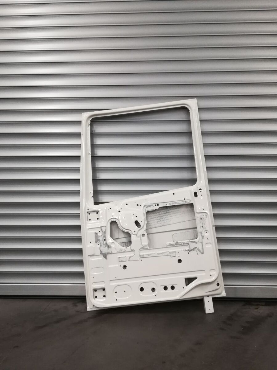 DAF LEFT SIDE (LH) NAKED - BARE door truck