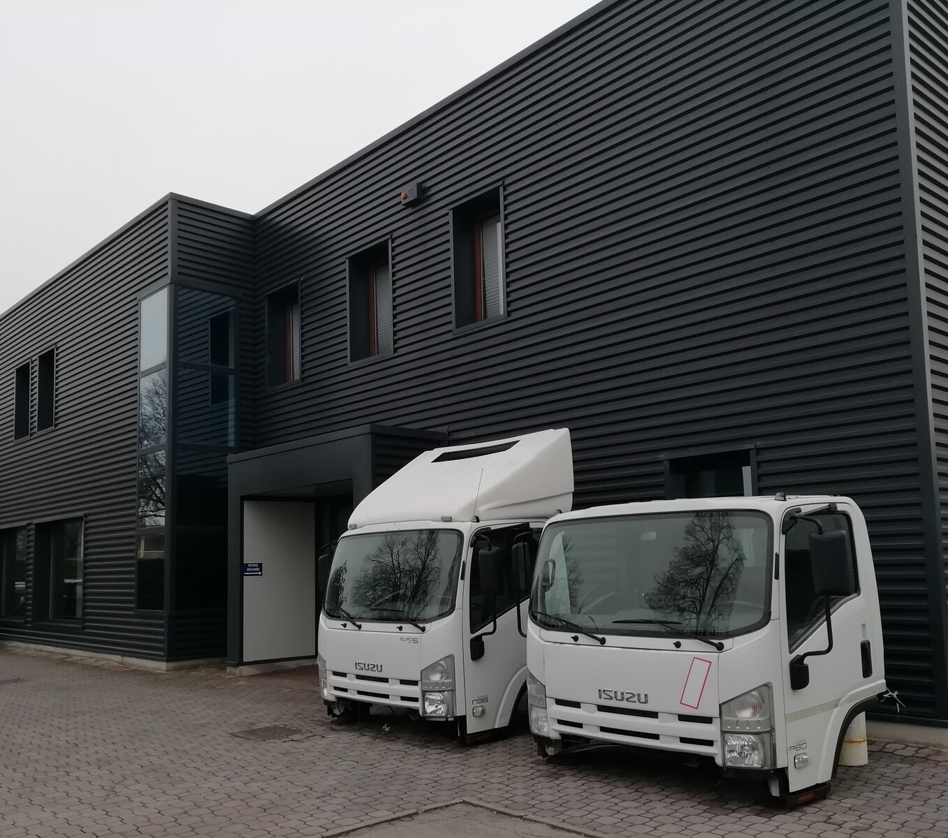 ISUZU TYPE M - N - P - Q LARGE 2040mm FAHRERHAUS cabin ISUZU KABINE EURO 4 - 5 - 6 truck