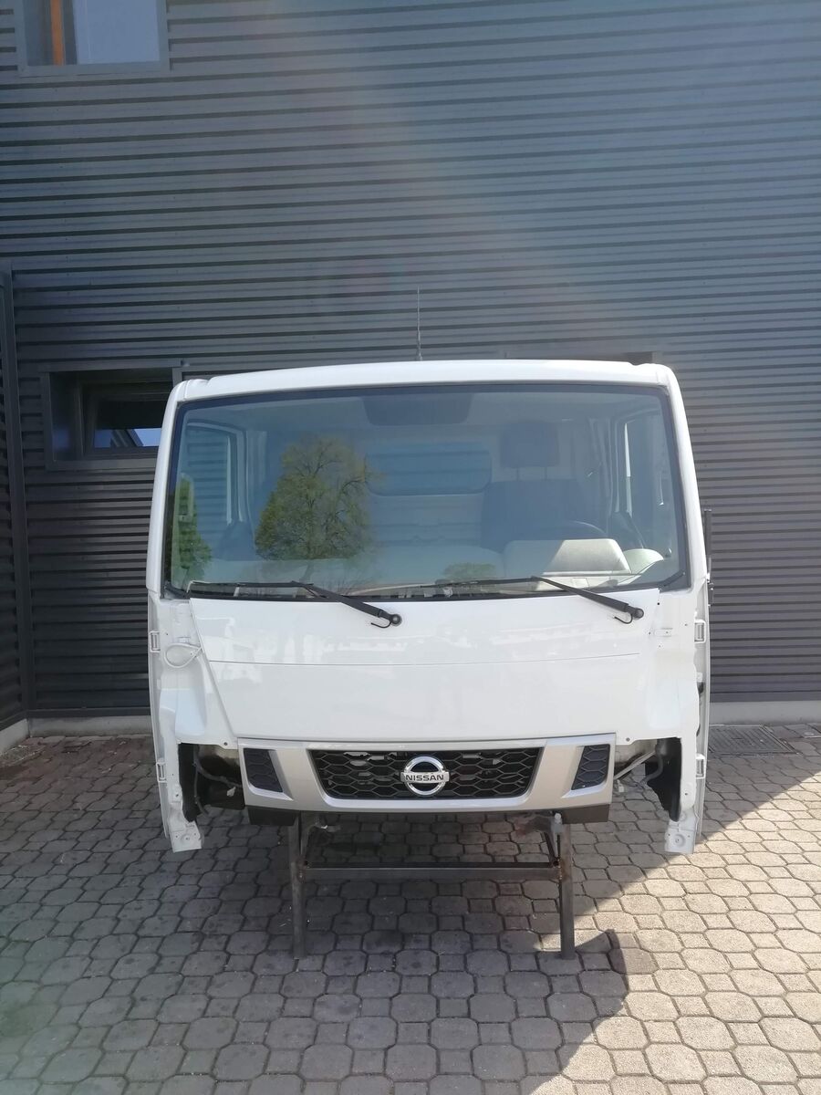 NISSAN NT400 truck