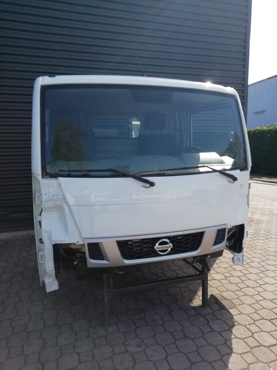 NISSAN NT400 truck