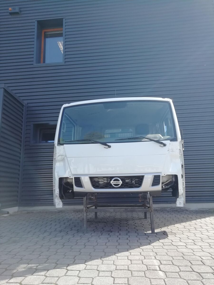 NISSAN NT400 truck