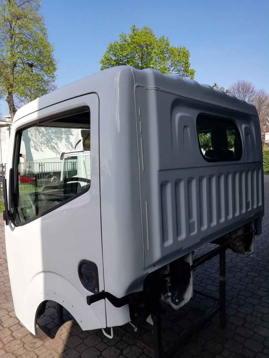 NISSAN NT400 truck
