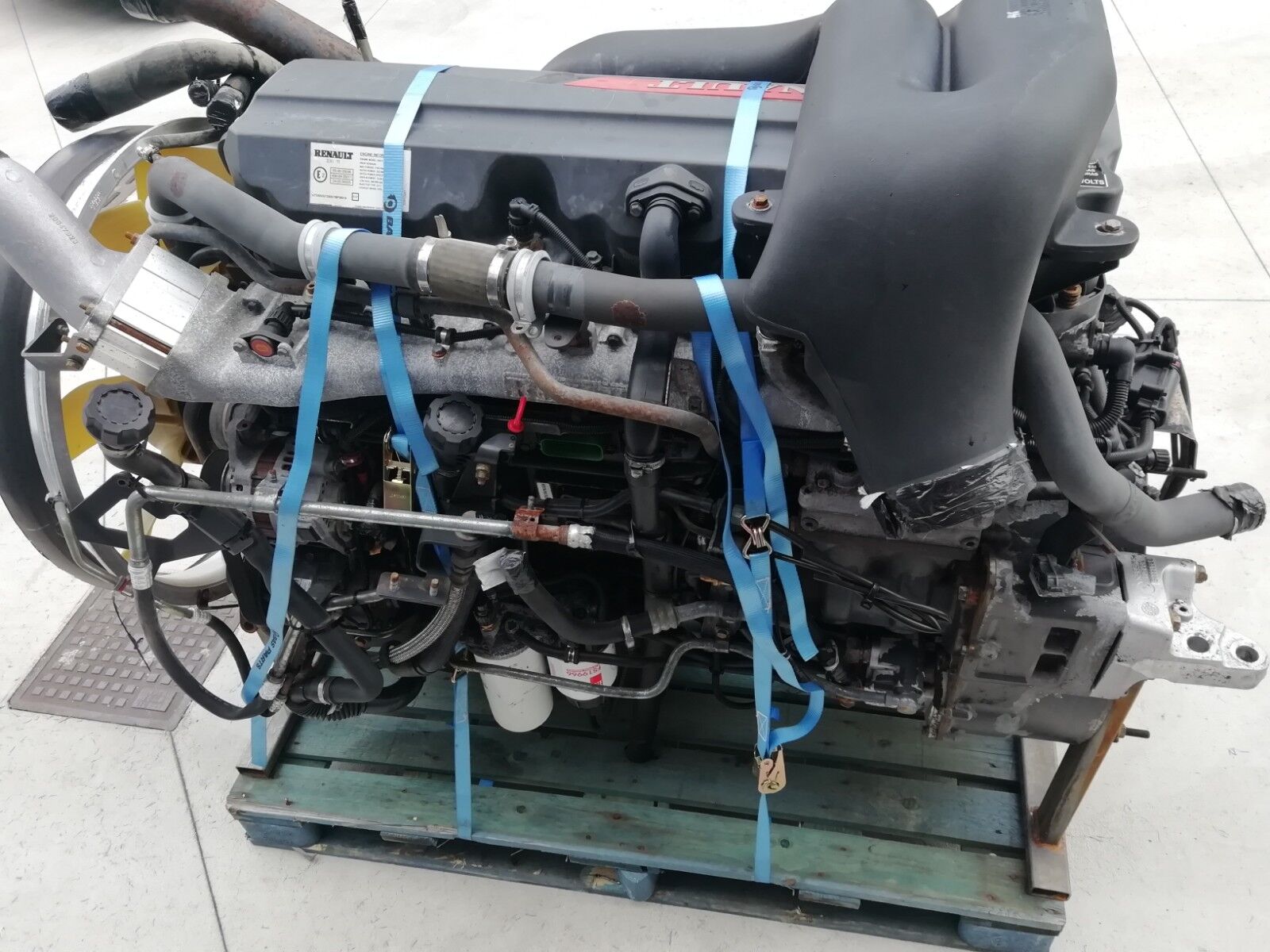 RENAULT DXI11 - DXI 11 460 hp engine RENAULT PREMIUM - MIDLUM EURO 5 truck