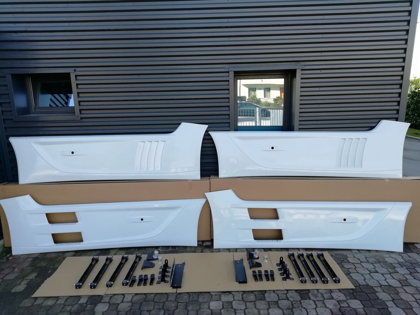 MERCEDES-BENZ AROCS ACTROS E5 E6 Sideskirts / Fairings spoiler MERCEDES-BENZ MP4 truck