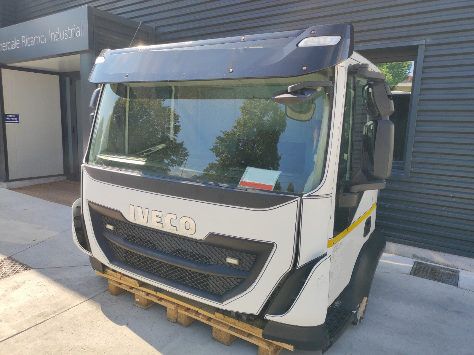IVECO Trakker - Hi-Road cabin IVECO E6 truck