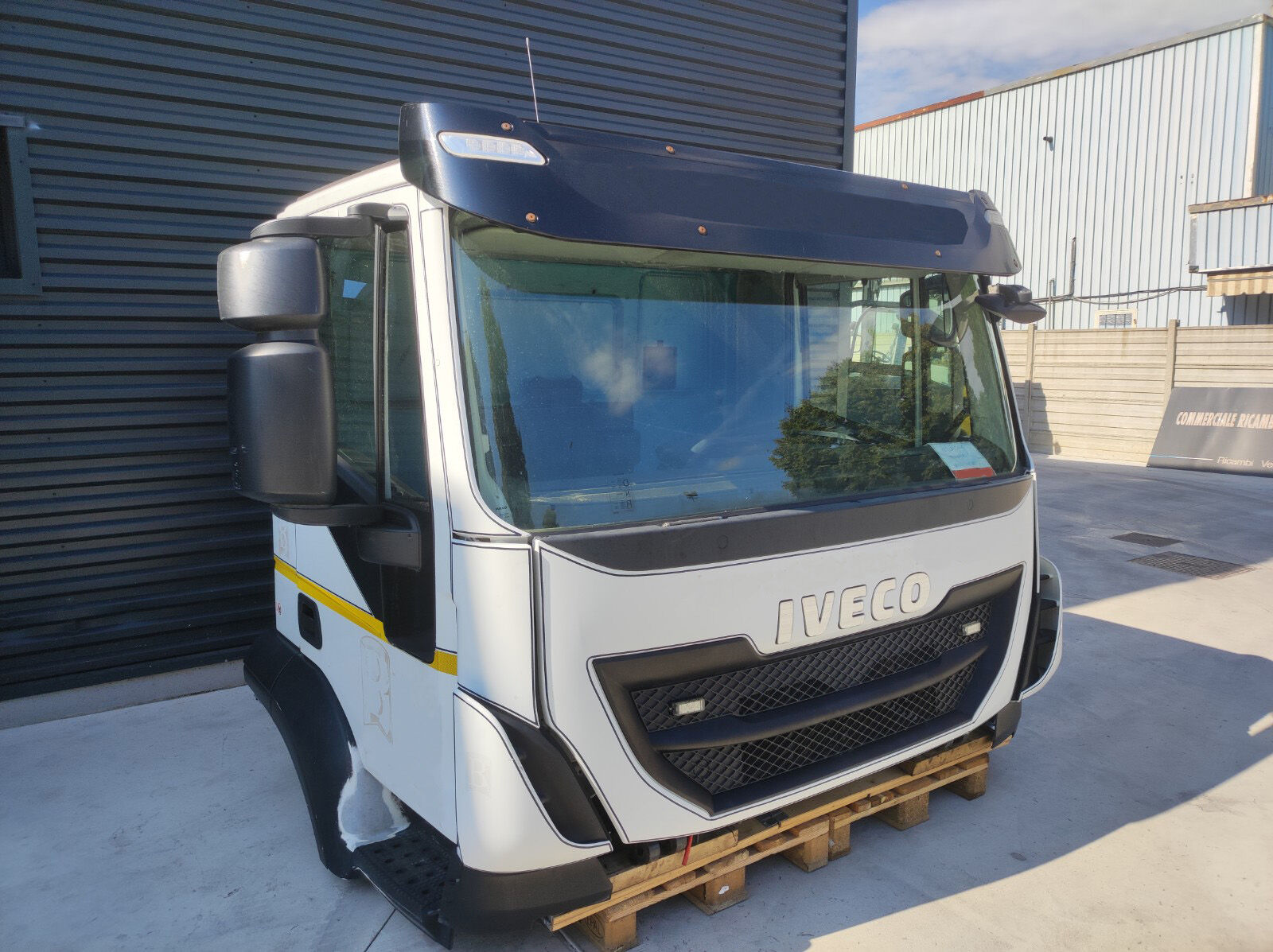 IVECO Trakker - Hi-Road cabin IVECO E6 truck