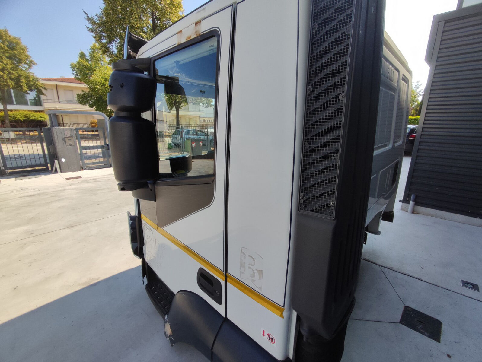 IVECO Trakker - Hi-Road cabin IVECO E6 truck