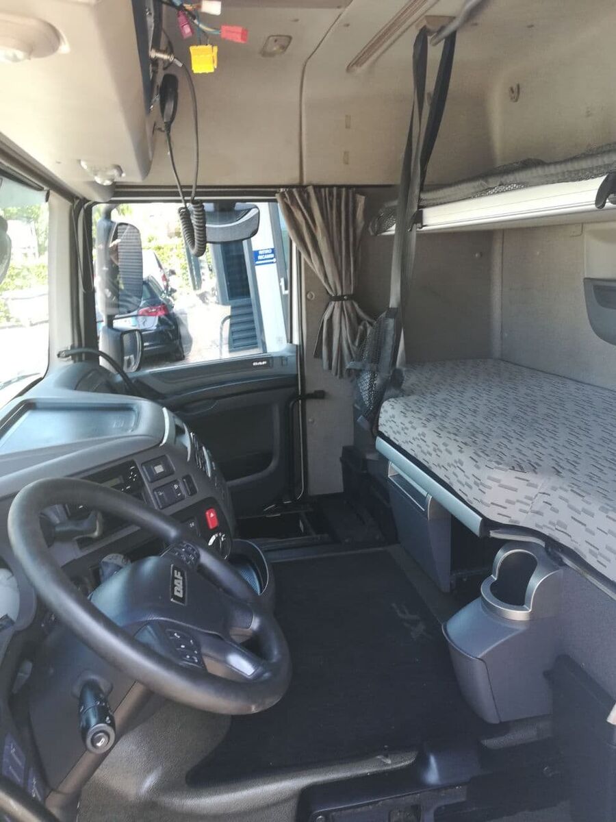 DAF XF106 E6 Space Cab 2012-> cabin DAF XF 106 Medium Roof truck tractor