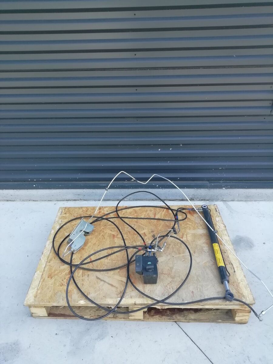 IVECO EUROCARGO cab lift pump IVECO EURO 6 truck