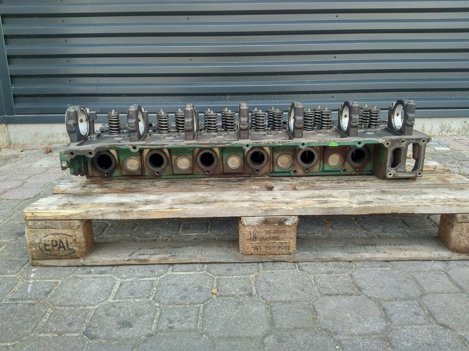 VOLVO D7D cylinder head VOLVO FL FE truck