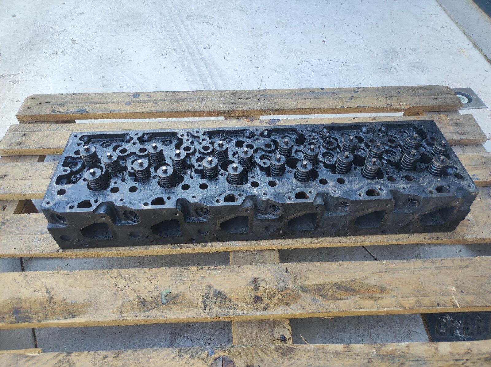 MAN D0836 cylinder head MAN TGM TGL truck