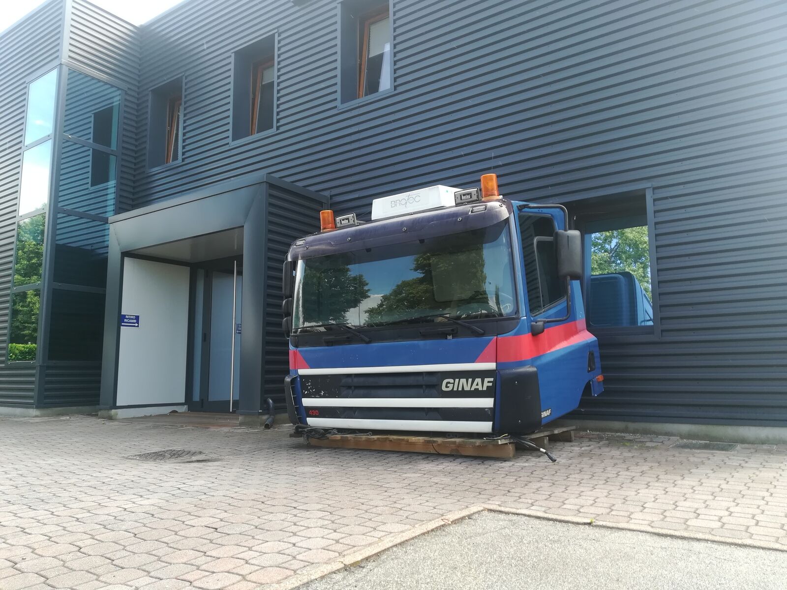 DAF CF85 FAHRERHAUS cabin DAF CF65 CF75 CF85  Low Roof Short Cab truck tractor