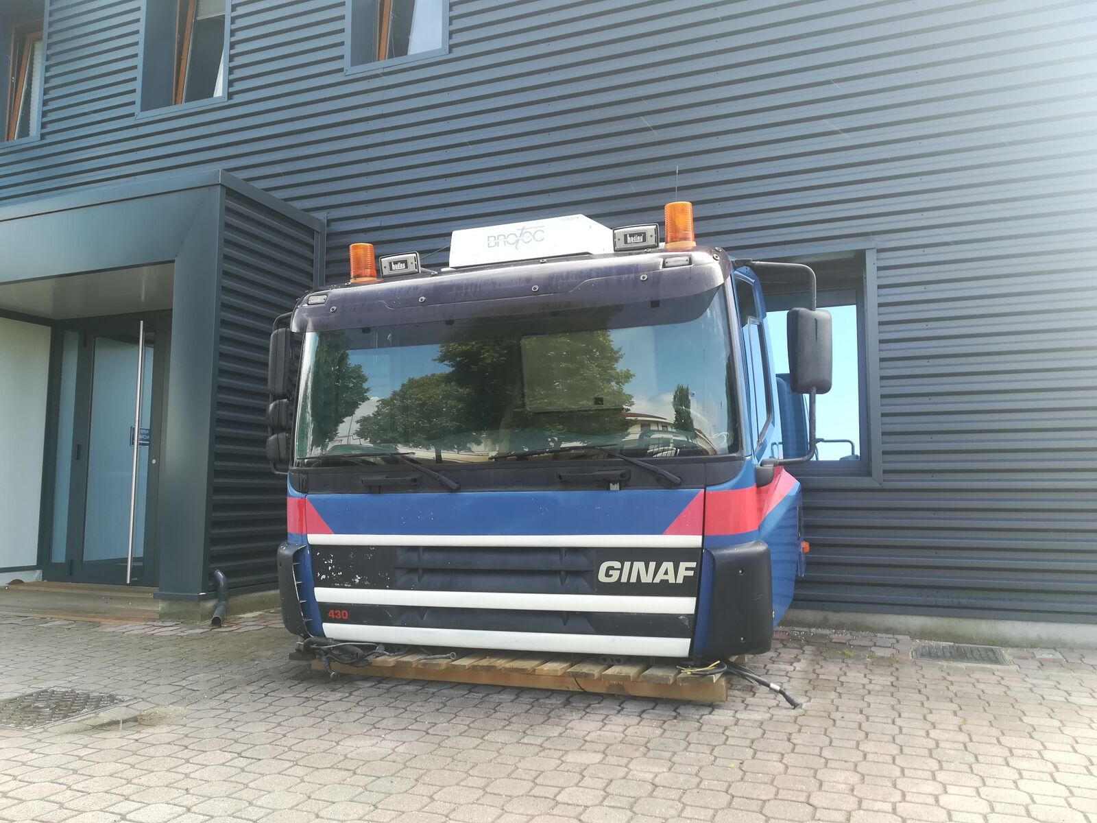 DAF CF85 FAHRERHAUS cabin DAF CF65 CF75 CF85  Low Roof Short Cab truck tractor