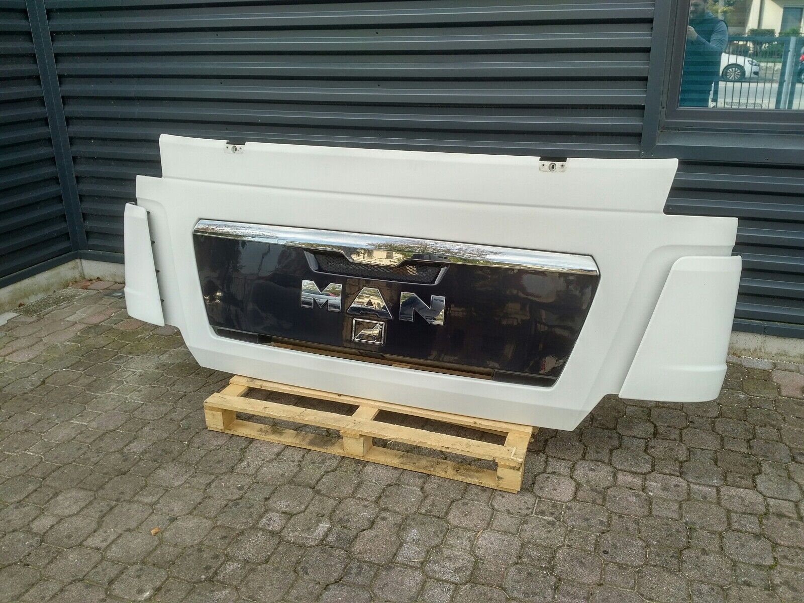 MAN TGS TGX front fascia MAN Euro 6 truck