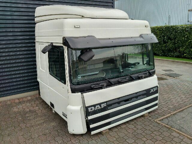 DAF XF105 E5 SPACE CAB cabin DAF SC - Medium Roof Sleeper Cab truck tractor