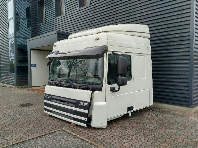 DAF XF105 E5 SPACE CAB cabin DAF SC - Medium Roof Sleeper Cab truck tractor