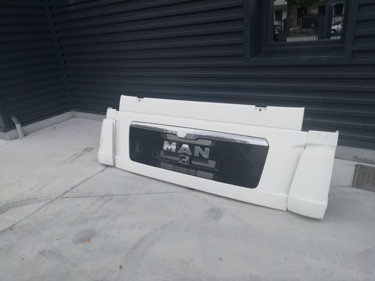 MAN TGL TGM TGS radiator grille MAN EURO 5 - E5 truck