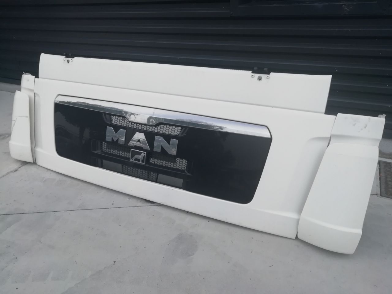 MAN TGL TGM TGS radiator grille MAN EURO 5 - E5 truck