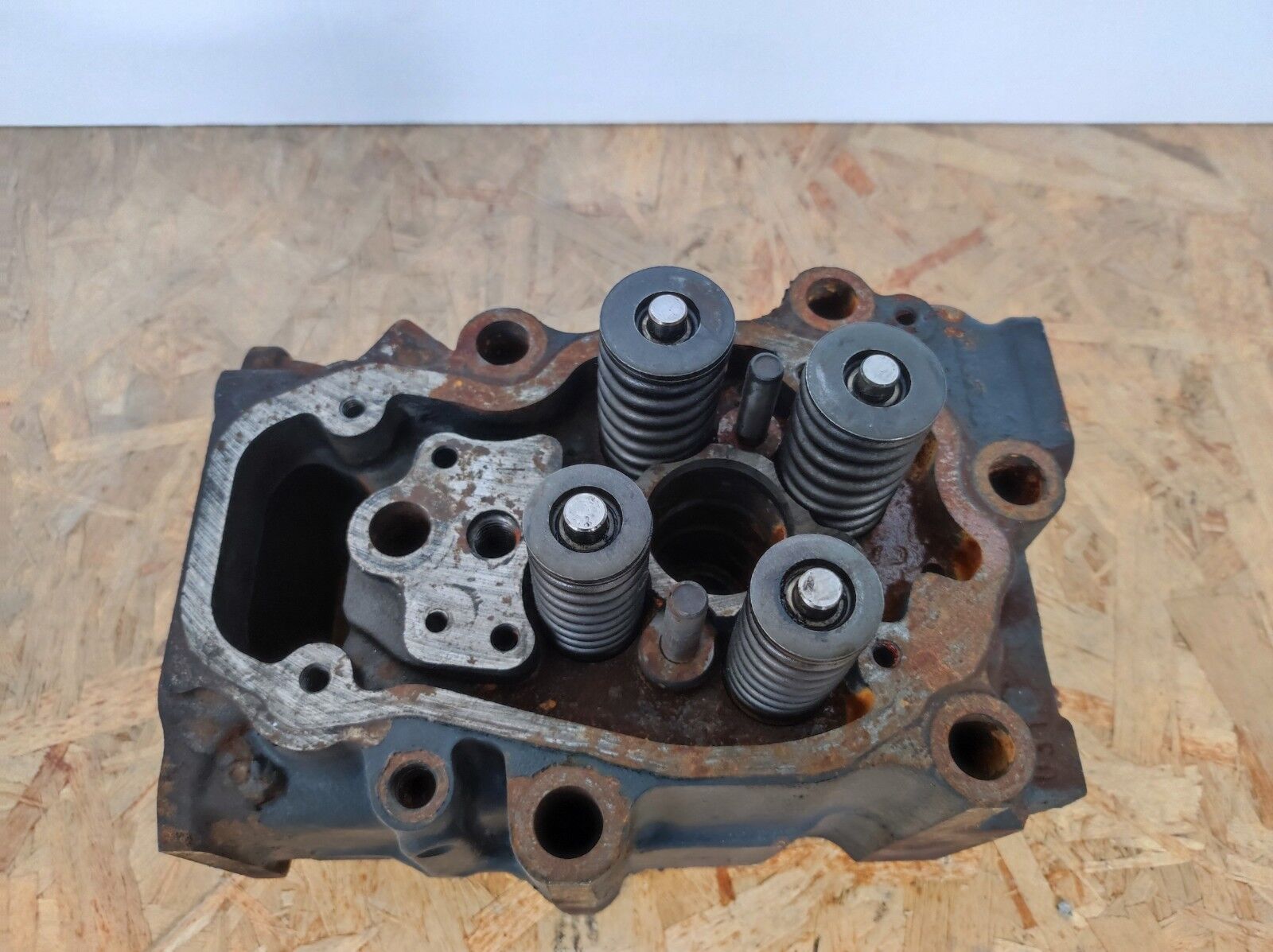SCANIA DC9 XPI cylinder head SCANIA EURO 5 truck