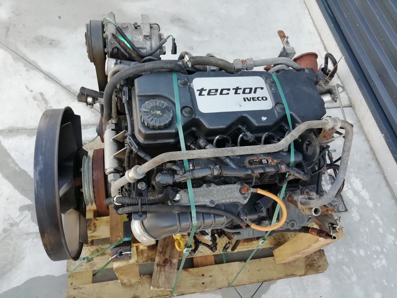IVECO TECTOR 4 F4AE3481 EURO 5 E5 EEV engine IVECO EUROCARGO truck