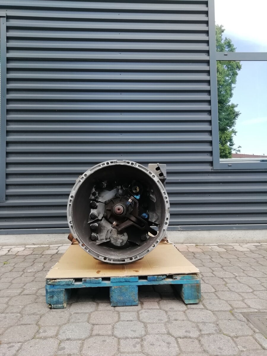 VOLVO VT2214B GETRIEBE gearbox VOLVO FH13 FH16 truck tractor
