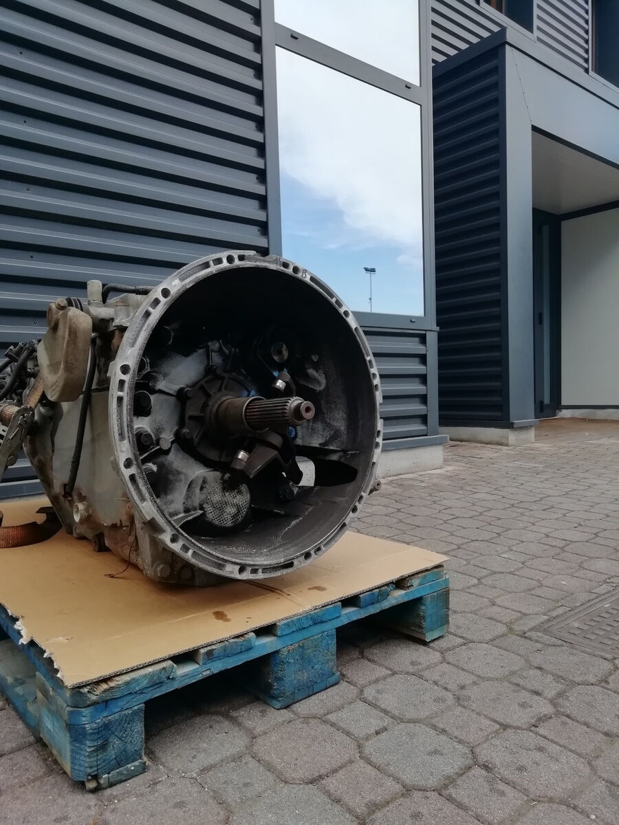 VOLVO VT2214B GETRIEBE gearbox VOLVO FH13 FH16 truck tractor