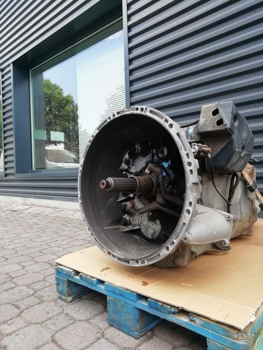 VOLVO VT2214B GETRIEBE gearbox VOLVO FH13 FH16 truck tractor