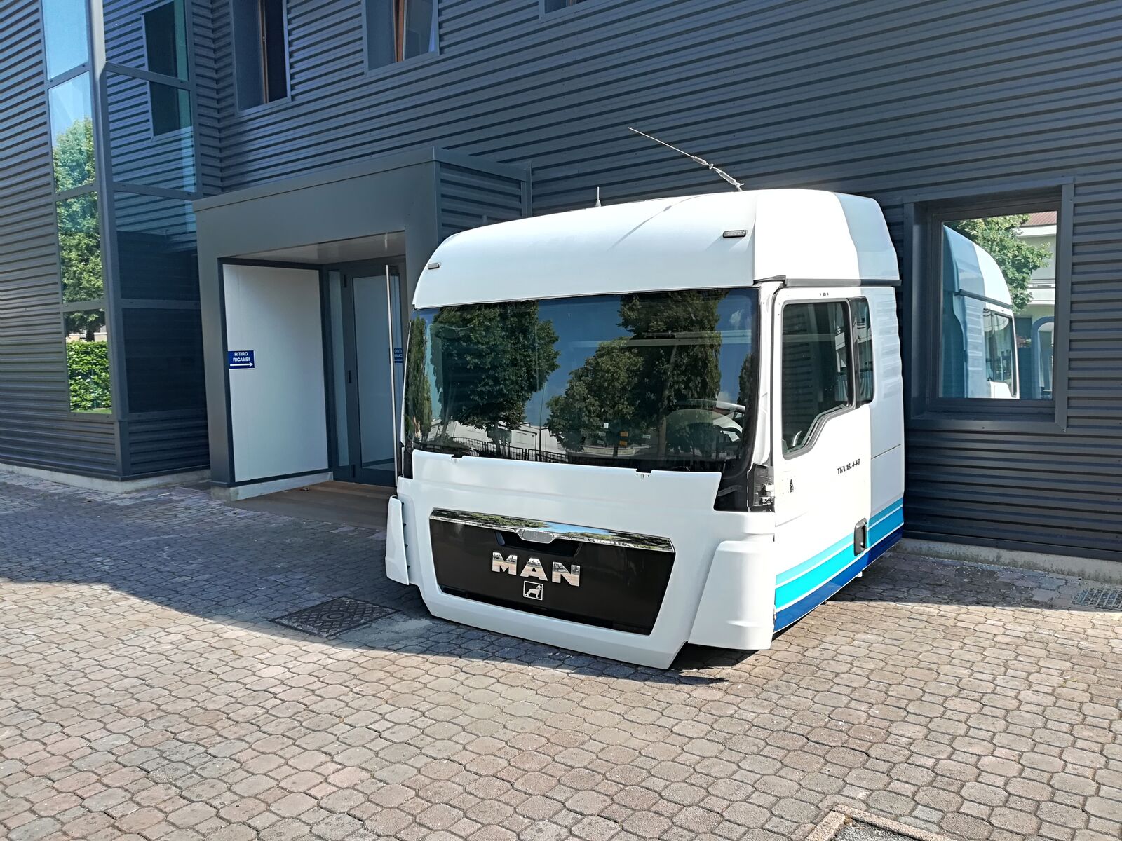MAN TGX FAHRERHAUS E5 XLX KABINE cabin MAN EURO 5 SLEEPER, MEDIUM ROOF truck tractor