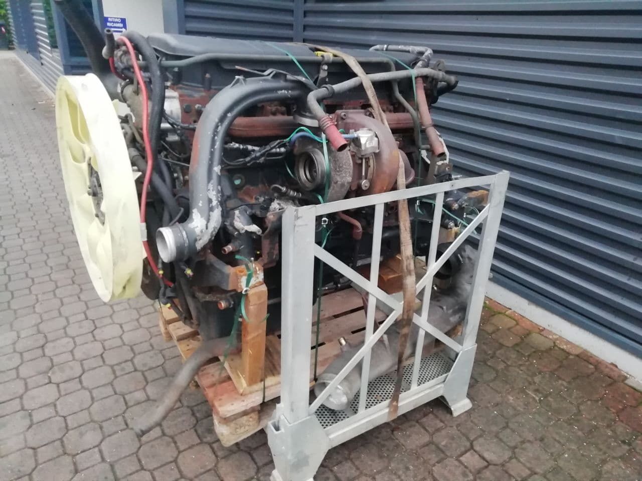 IVECO CURSOR 13 F3HFE611 engine IVECO STRALIS TRAKKER EURO 6 E6 truck