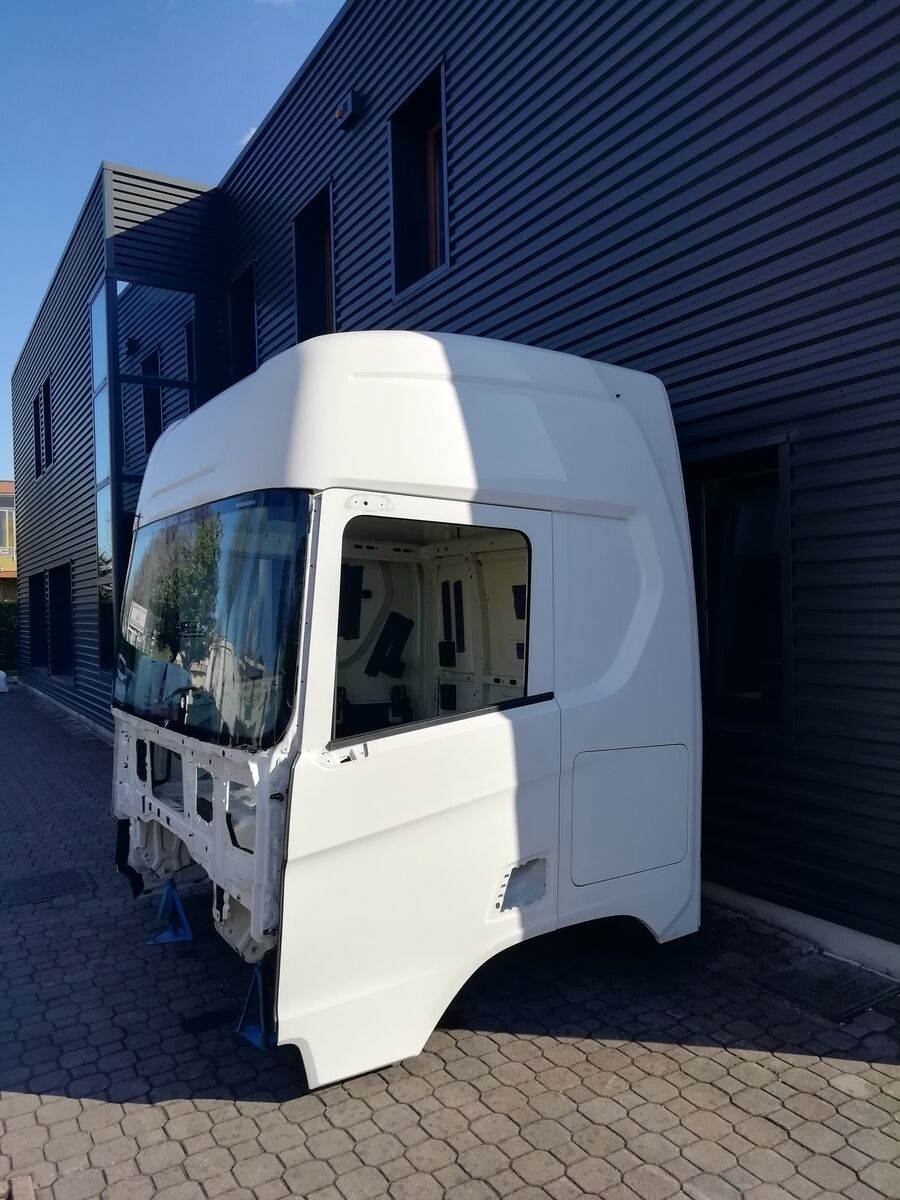 SCANIA S Series HIGHLINE cabin SCANIA EURO6 truck