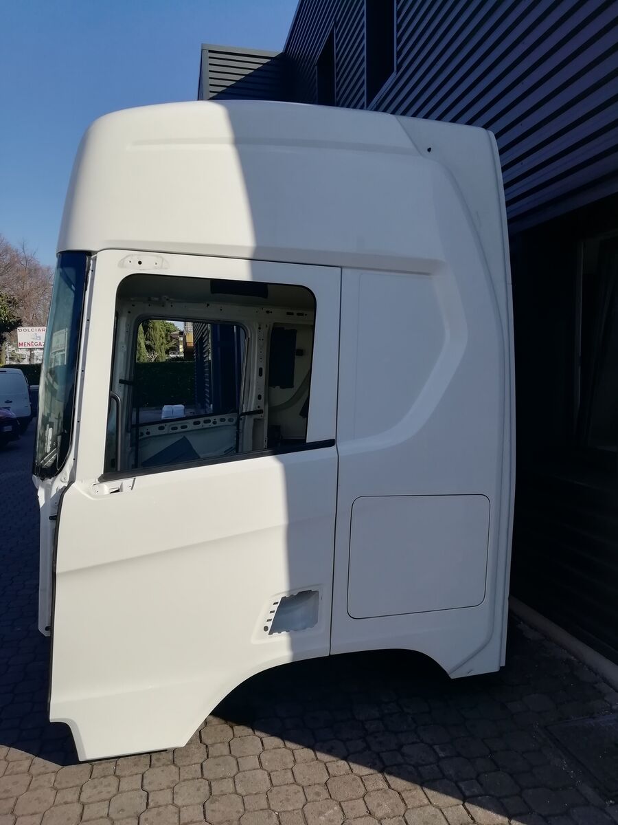 SCANIA S Series HIGHLINE cabin SCANIA EURO6 truck