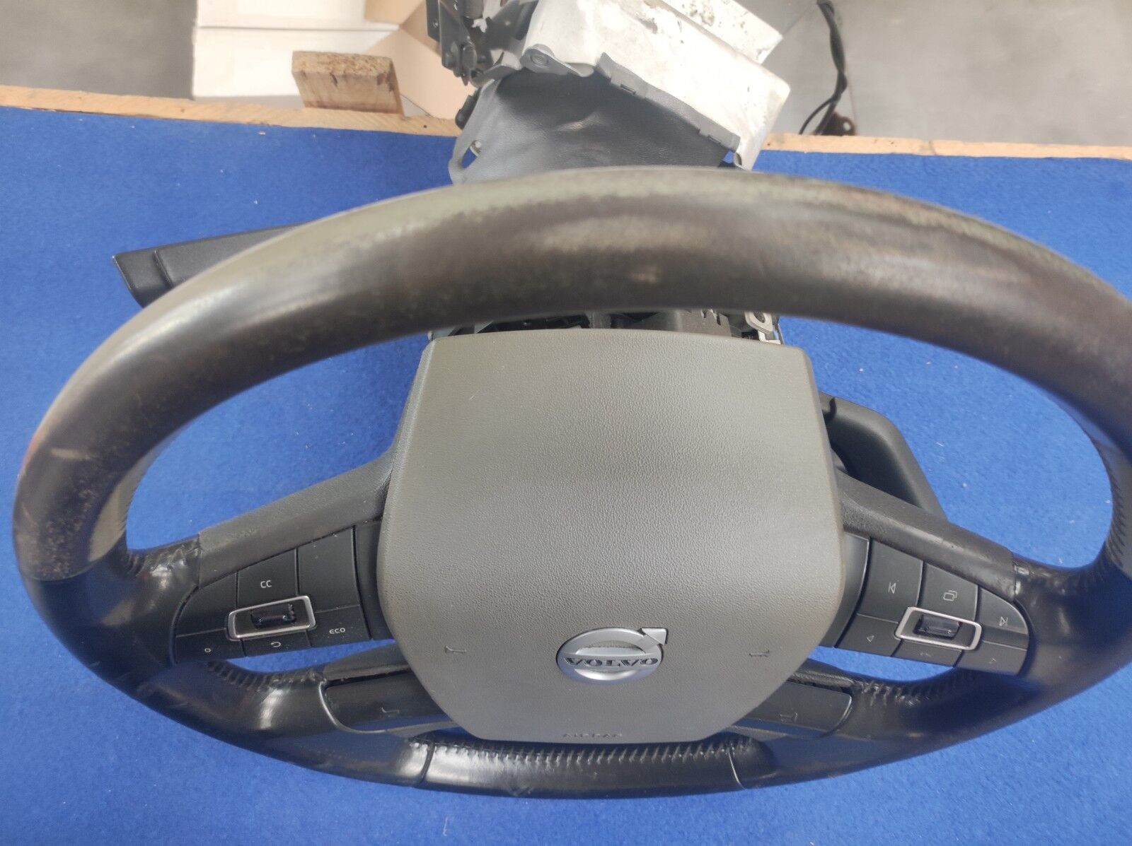 VOLVO EURO 6 steering wheel VOLVO FH4 truck